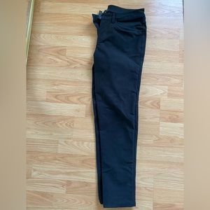 ABC Slim-Fit 5 Pocket Pant 32"
Utilitech - Black